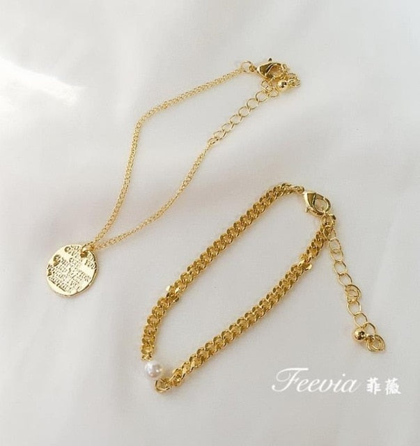 HUANZHI 2019 New Baroque Irregular Imitation Pearls Gold Metal Link Chain Bracelets for Women Girl Summer Party Jewelry