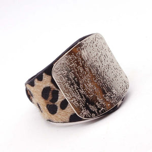 D&D Fashion Leopard Charm Leather Bracelets For Women Simple All-Match OL V Word Wide Cuff Bracelet Femme 2019 New Hand Jewelry