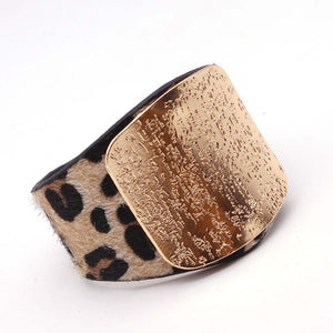 D&D Fashion Leopard Charm Leather Bracelets For Women Simple All-Match OL V Word Wide Cuff Bracelet Femme 2019 New Hand Jewelry