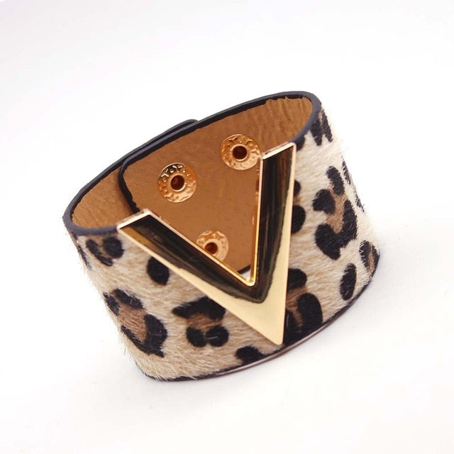 D&D Fashion Leopard Charm Leather Bracelets For Women Simple All-Match OL V Word Wide Cuff Bracelet Femme 2019 New Hand Jewelry