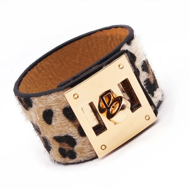 D&D Fashion Leopard Charm Leather Bracelets For Women Simple All-Match OL V Word Wide Cuff Bracelet Femme 2019 New Hand Jewelry