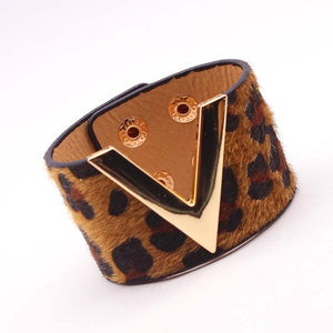 D&D Fashion Leopard Charm Leather Bracelets For Women Simple All-Match OL V Word Wide Cuff Bracelet Femme 2019 New Hand Jewelry