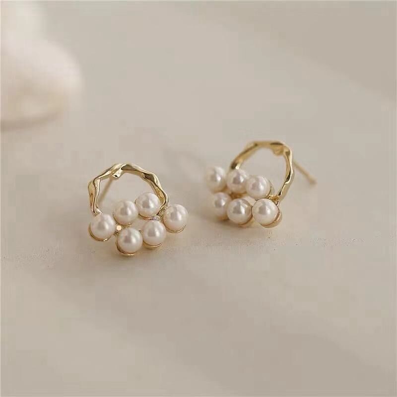 Female Sweet Simulated Pearl Stud Earrings Girls Elegant Rhinestone Earrings Korean Small Boucle D'oreille Pendientes Brincos