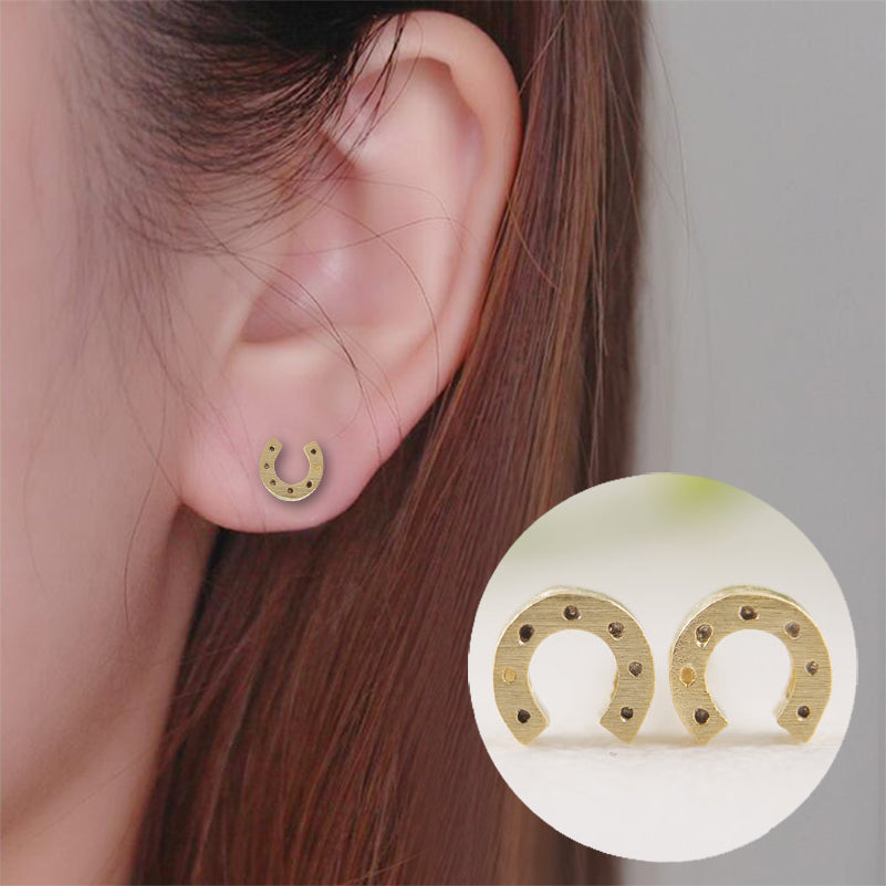 Shuangshuo Cute Mini Unique Horseshoe Stud Earrings for Women Wedding Jewelry Animal Earrings boucle d'oreille femme 2017