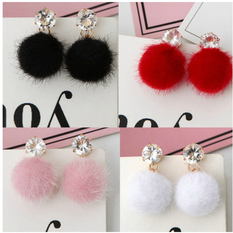 One Direction 2019 New Temperament Short Paragraph Earrings Personality Wild Simple Brown Hair Ball Wom Bijoux Boucle D'oreille