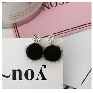 One Direction 2019 New Temperament Short Paragraph Earrings Personality Wild Simple Brown Hair Ball Wom Bijoux Boucle D'oreille