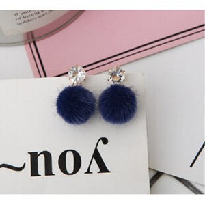 One Direction 2019 New Temperament Short Paragraph Earrings Personality Wild Simple Brown Hair Ball Wom Bijoux Boucle D'oreille