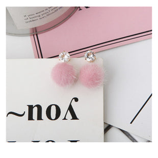 One Direction 2019 New Temperament Short Paragraph Earrings Personality Wild Simple Brown Hair Ball Wom Bijoux Boucle D'oreille