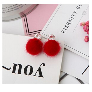 One Direction 2019 New Temperament Short Paragraph Earrings Personality Wild Simple Brown Hair Ball Wom Bijoux Boucle D'oreille