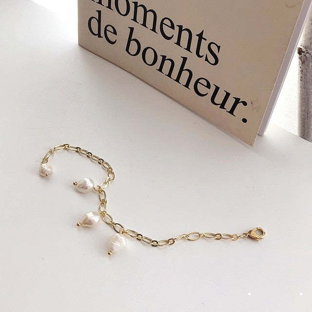 HUANZHI 2019 New Baroque Irregular Imitation Pearls Gold Metal Link Chain Bracelets for Women Girl Summer Party Jewelry